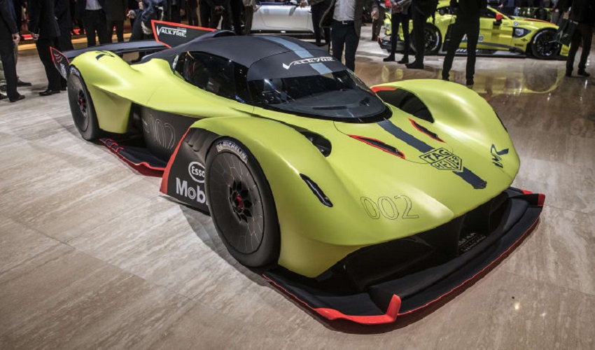 استون مارتین والکری Aston Martin Valkyrie AMR Pro