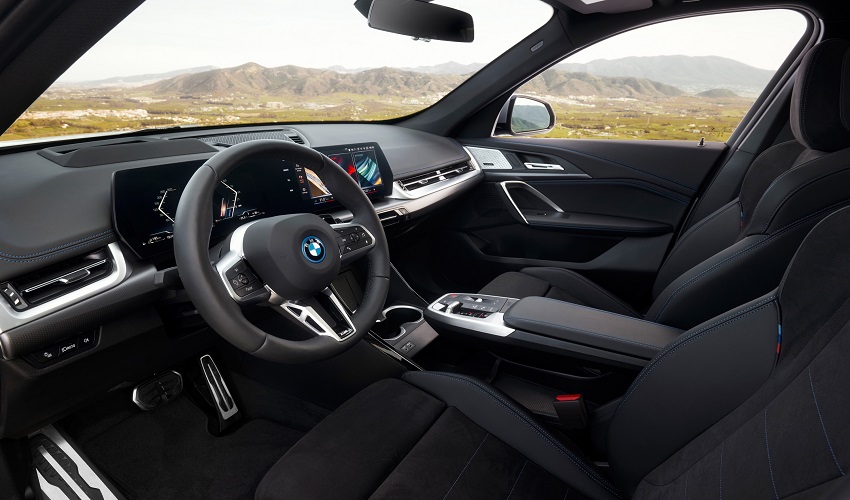 فضای داخلی، راحتی و باربری bmw x1 2023
